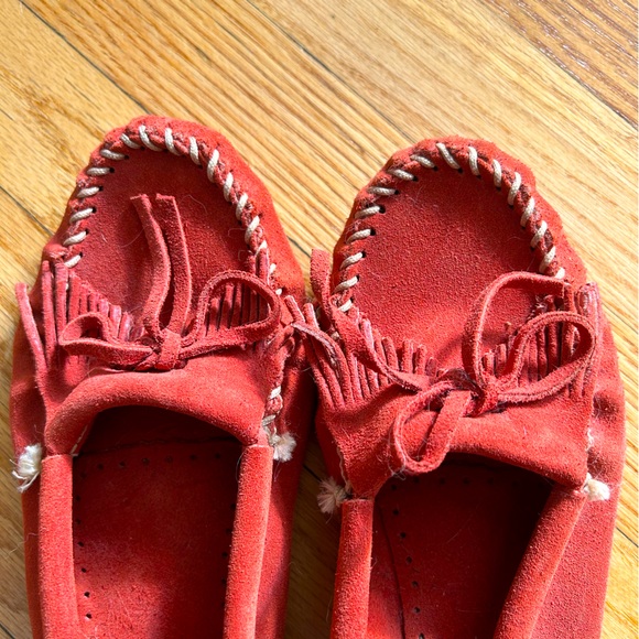Red Minnetonka moccasins size 9 - Picture 2 of 7